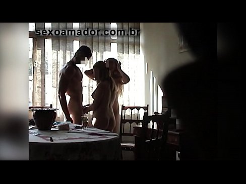 ❤️ Le amiche del sesso invitano un uomo gigante e una cosa a tre con lui Porno vkal it.vegasservice.ru ❤️