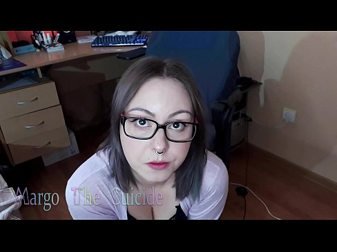❤️ Ragazza sexy con gli occhiali succhia il dildo profondamente sulla macchina fotografica Porno vkal it.vegasservice.ru ❤️