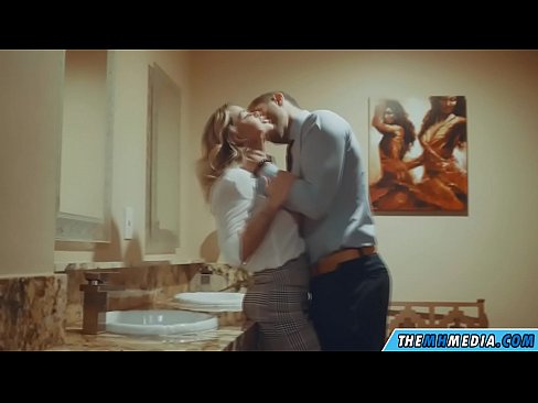 ❤️ Quando una bionda formosa ti seduce in un bagno pubblico Porno vkal it.vegasservice.ru ❤️